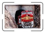 ATSF 885 East, into tunnel 10 at Walong (Tehachapi) CA * 800 x 549 * (206KB)